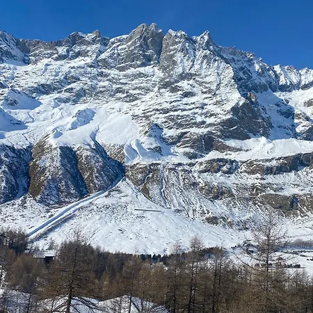 Casa Aurora Cervinia ברויל-קרוויניה